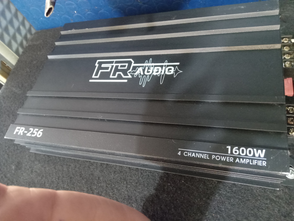 Amplificador De Sonido P/ Automovil Marca Fraudio Modelo Fr-256 Usado En Buen Estado Acc No Tiene