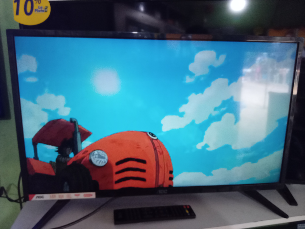 Televisor Led Convencional De 32 '' Marca Aoc Modelo Le32m1370 Usado En Buen Estado Con Control Sin Caja Acc Patitas