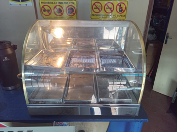 Exhibidor De Alimentos Marca Modelo S/M Usado En Buen Estado Acc Para 8 BandejasFoco