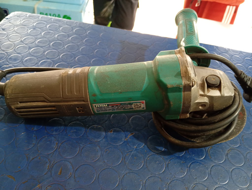 Pulidora Marca Total Modelo Tg10711558 Tamaño Pequeño Usado En Buen Estado Acc ProtectorDiscoMango