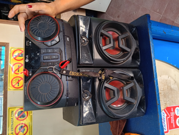 Equipo De Sonido Marca Lg Sin Control Modelo Ck43 Usado En Buen Estado Acc 2 Parlantes