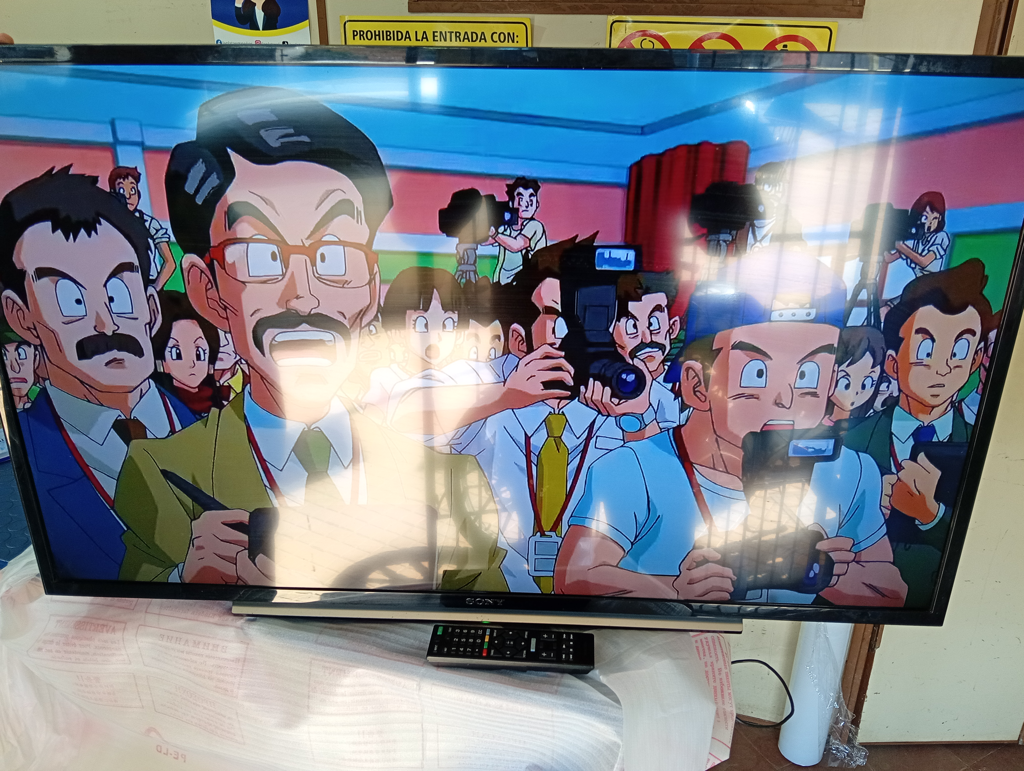 Televisor Led Convencional De 40 '' Marca Sony Modelo Kdl-40r475b Usado En Buen Estado Con Control Sin Caja Acc Transformador