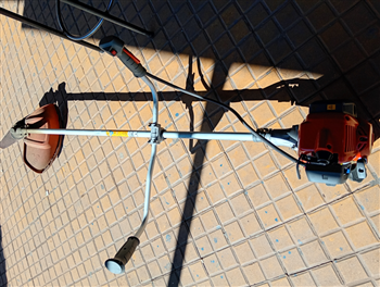 Desmalezadora Marca Husqvarna Modelo 231r Usado En Buen Estado Original Si Acc ProtectorCuchillaPechera
