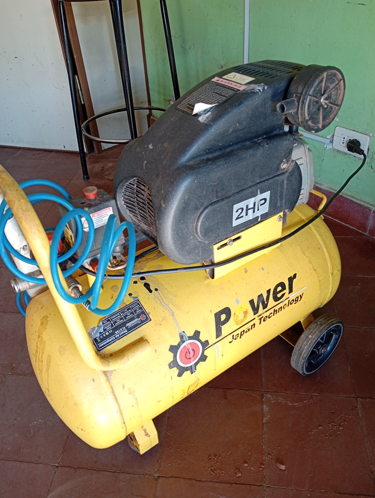 Compresor De Aire Marca Power Modelo Fl-0.13/8 Potencia Hp 2 Usado En Buen Estado Acc De 50 Litros Manguera