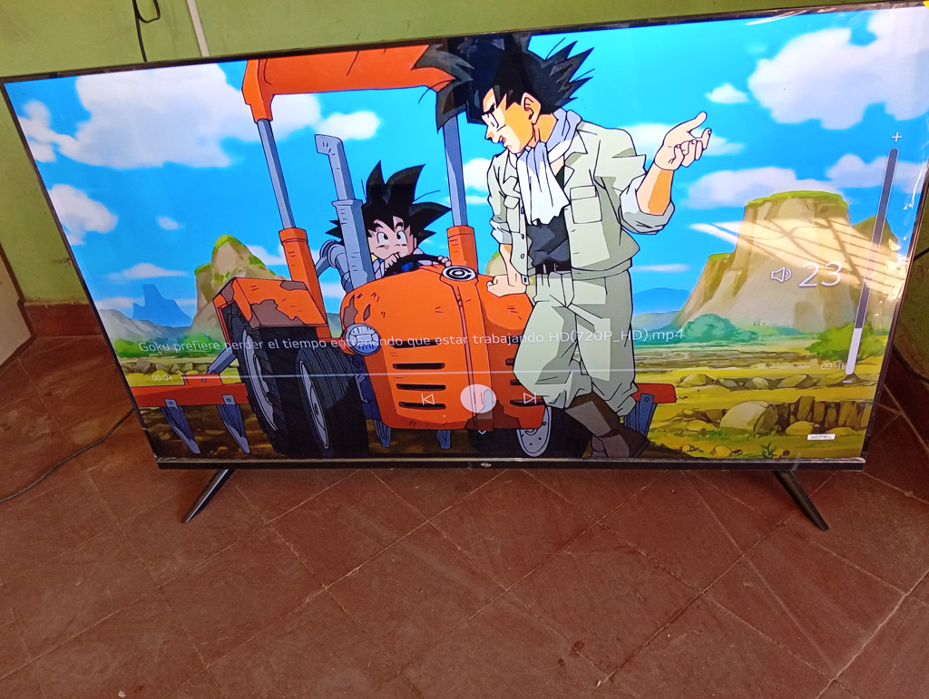 Televisor Led Smart De 55 '' Marca Fama Modelo Tvf-55el1smart Con Control Usado En Buen Estado Acc Patitas