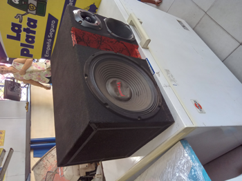 Caja C/ Parlantes Para Auto Usado En Buen Estado Acc: Un BooferCorneta No Suena Tuister Comentario: Caja Forrada Boofer Hinor Batsaka