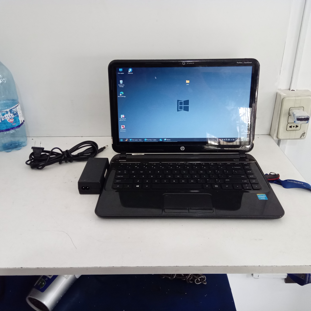 Notebook Marca Hp Modelo 14 Procesador Celeron Memoria Ram 8 Gb Disco Duro 120 Gb Generacion 877 Acc No Tiene