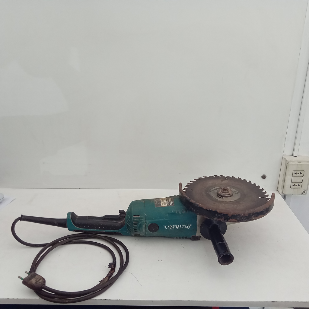 Pulidora Marca Maquita Modelo Ga9020 Tamaño Grande Usado En Buen Estado Acc 1 Disco Protector Manija