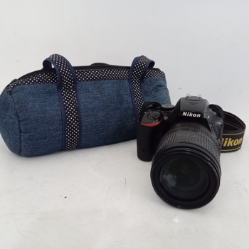 Camara Filmadora Profesional Marca Nikon Modelo D5500 Acc Con Lente 18-105mm Marca NikonCon CargadorCinturon Colgante