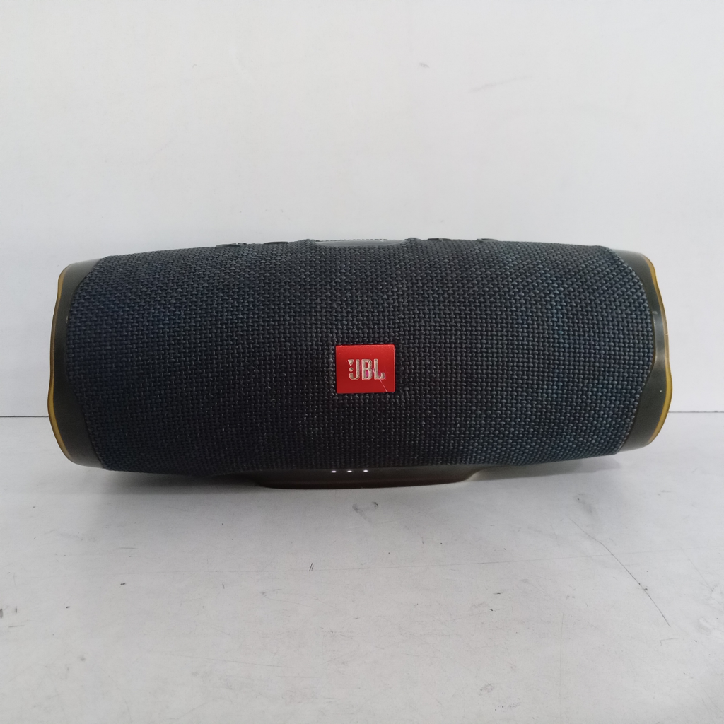 Speaker Potencia Watts 20 Marca Jbl Sin Control Modelo Charge 4 Usado En Buen Estado Sin Caja Acc No Tiene