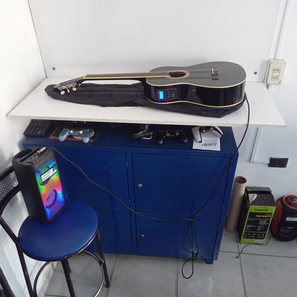 Guitarra Marca Vizcaya Modelo Arcg44-Bk Usado En Buen Estado Acc No Tiene