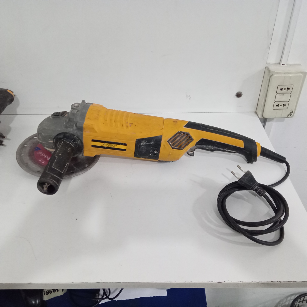 Pulidora Marca Fascy Modelo Fa3118 Tamaño Grande Usado En Buen Estado Acc Manija Disco