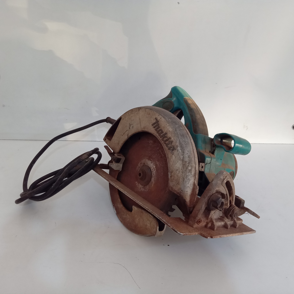 Sierra Tipo Circular Marca Makita Modelo 5007n Usado En Buen Estado Acc Con Disco Protector Base Regulable
