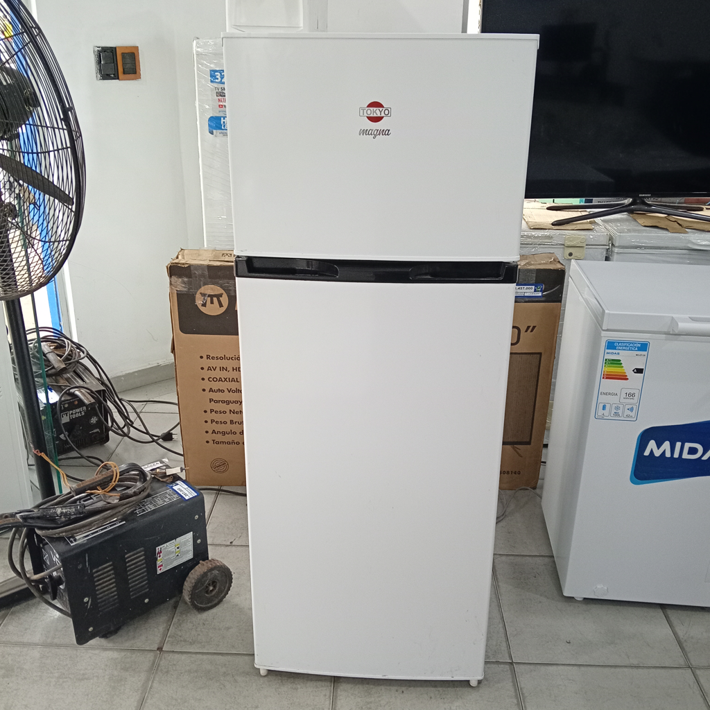 Heladera Marca Tokyo Modelo Hetokmmagna Usado En Buen Estado Litros 300 Acc Nevera Con 1 Parrilla 2ªpuerta 2 Parrillas De Vidrio Verdulera Con Tapa Porta Vasos