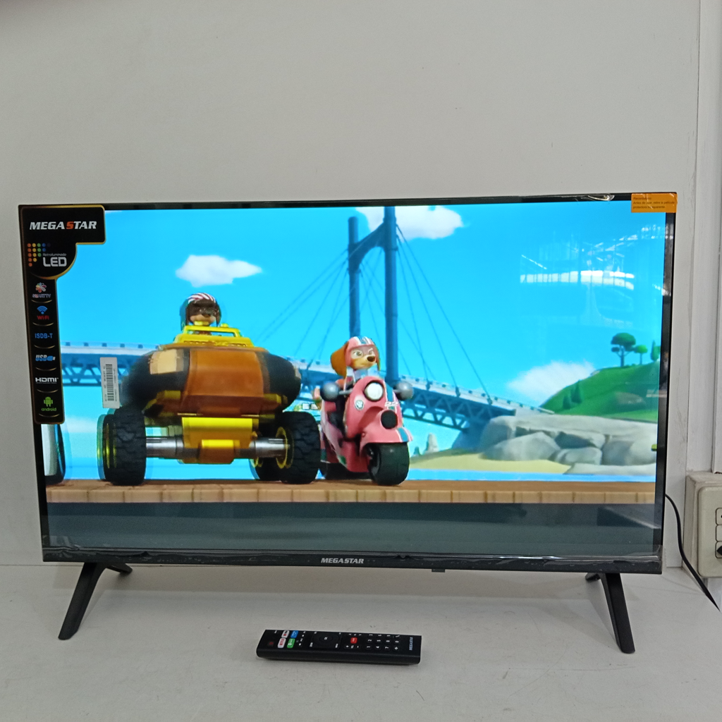 Televisor Led Smart De 32 '' Marca Mega Star Modelo Led32sm Con Control Usado En Buen Estado Acc Con 2 Patitas De Pedestal Cable Power Fijo