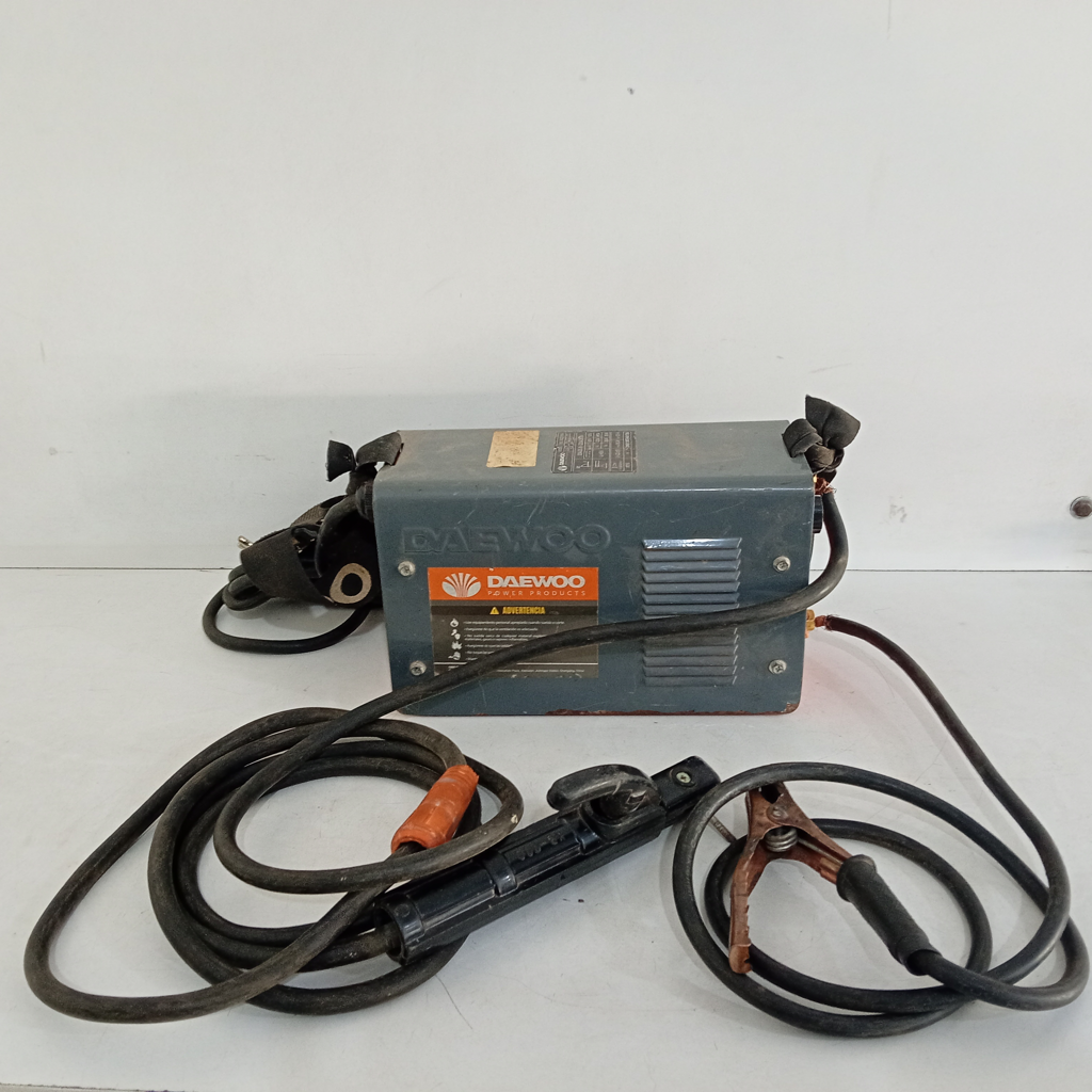 Soldador Marca Daewoo Modelo Dw220l Usado En Buen Estado Acc Con 1 Pinza Positivo 1 Pinza Negativo