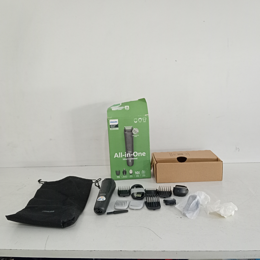 Afeitadora Electrica Marca Philips Modelo Mg3931 Acc Con 10 Accesorios Y Cable CargadorEstuche De Tela