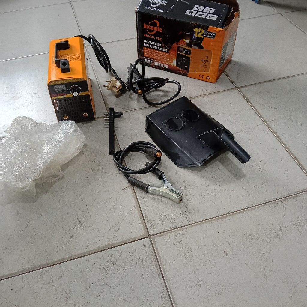 Soldador Marca Arcomic Modelo Mma-300mini Usado En Buen Estado Acc 1 Careta 1 Pinza Positivo 1 Pinzas Negativo