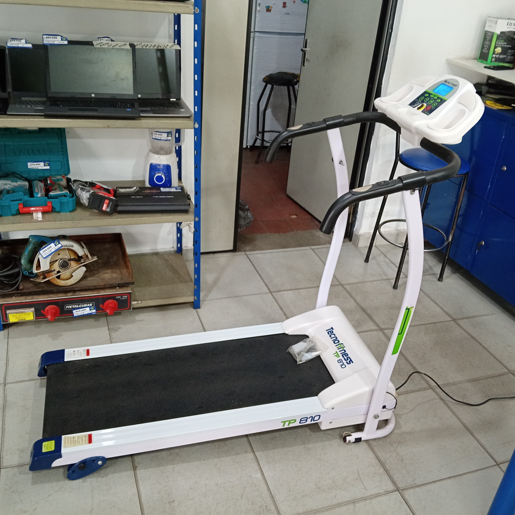 Cinta Para Caminar Marca Tecnofitness Modelo Tp810 Usado En Buen Estado Acc Sendor De Iman Rota Solo Tiene Un Pedazo Con Marcador Digital