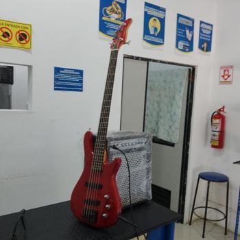 Bajo Electrico Marca Freeman Modelo Sin Usado Con Desgaste Acc No Tiene