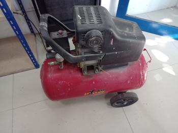 Compresor De Aire Marca Air Power Modelo Sin Potencia Hp : 2 Usado Con Desgaste Acc: Cable Power Comentario: Con Rueditas