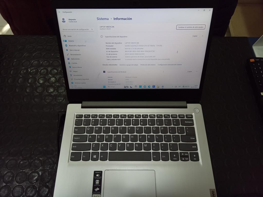 Notebook Marca Lenovo Modelo Laptop Procesador I5 Memoria Ram 8 Gb Disco Duro 475 Gb Generacion 10 Acc No Tiene