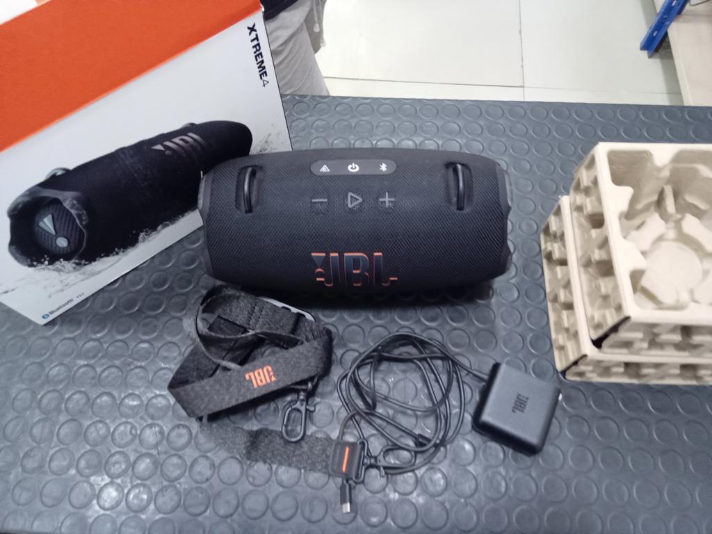 Speaker Potencia Watts Sin Marca Jbl Original Sin Control Modelo Xtreme 4 Con Caja Acc ColganteCargador