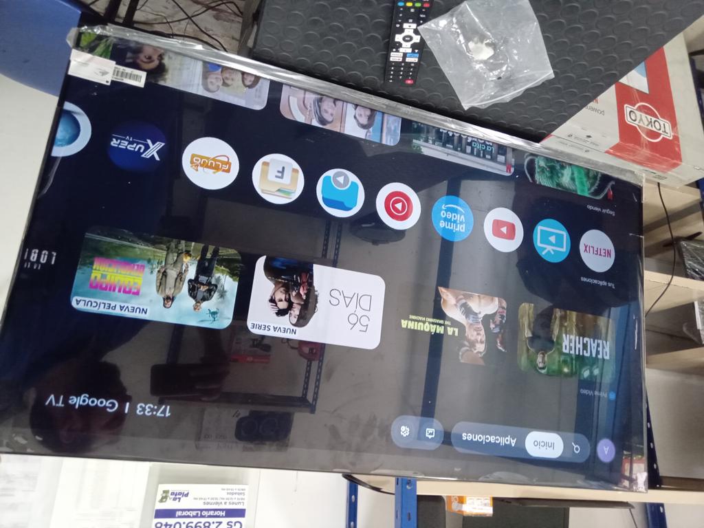 Televisor Led Smart De 43 '' Marca Jam Modelo Ultrasgtm-43gfs Con Control Usado En Buen Estado Acc Con Patitas