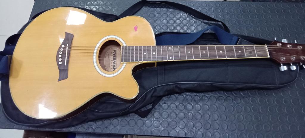 Guitarra Marca Friman Modelo Fra95scent-Nt Usado Con Desgaste Acc 6 Cuerdas