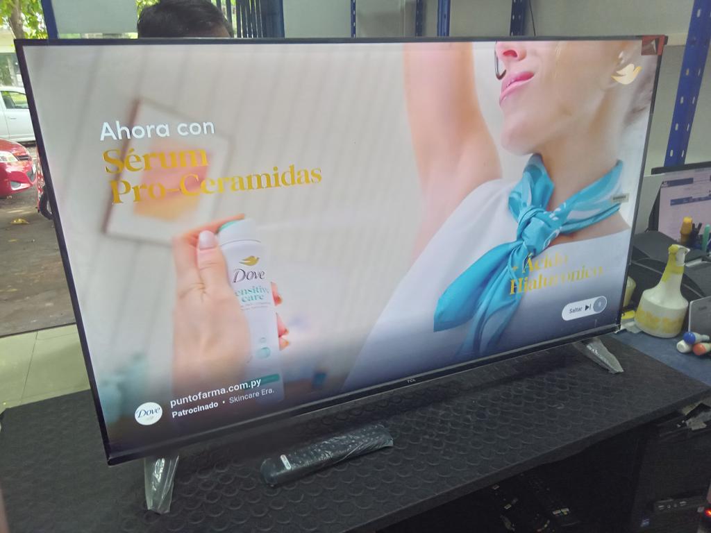 Televisor Led Smart De 43 '' Marca Tcl Modelo 43s4500a Con Control Usado En Buen Estado Acc Con Patitas