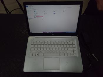 Notebook Marca Hp Modelo Laptop Procesador Amd Memoria Ram 4 Gb Disco Duro 28 Gb Generacion 9 Acc Sin
