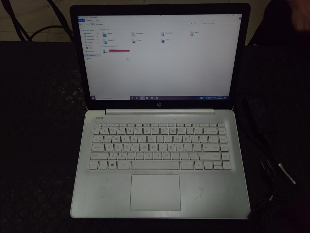 Notebook Marca Hp Modelo Laptop Procesador Amd Memoria Ram 4 Gb Disco Duro 28 Gb Generacion 9 Acc Sin