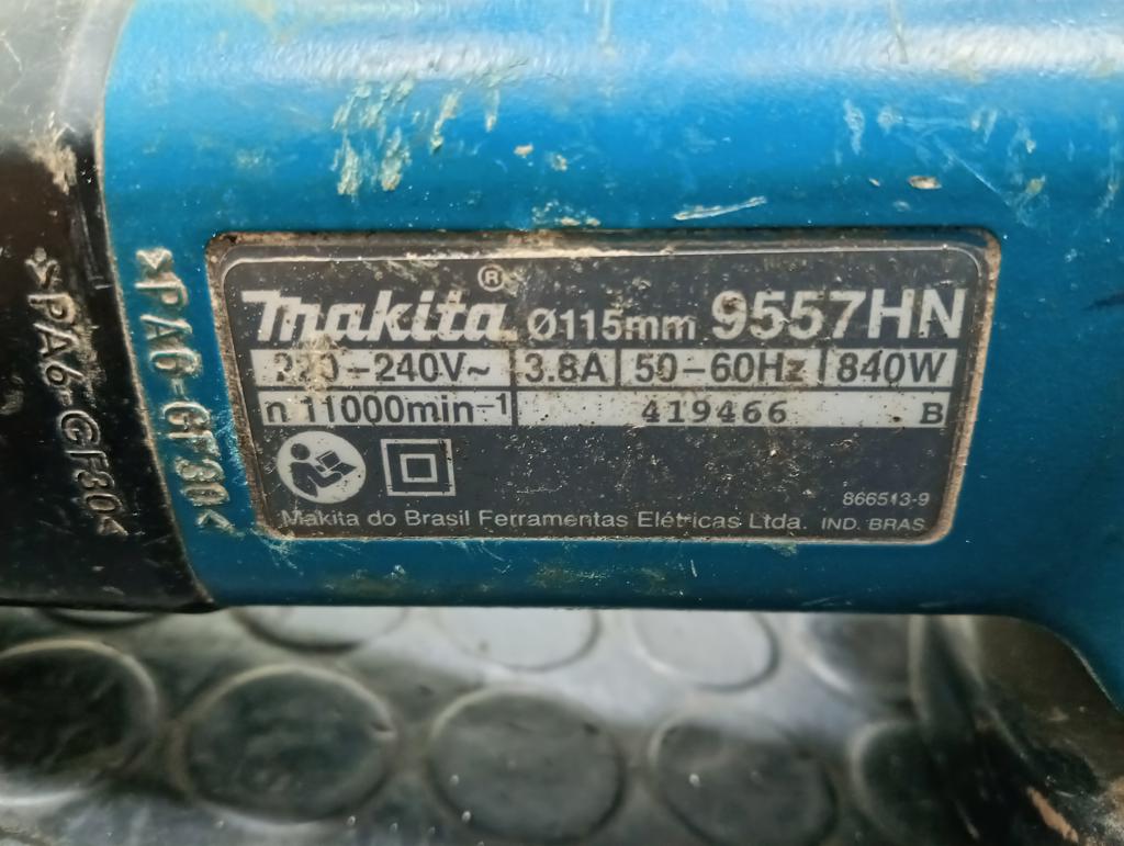 Foto 3 de Pulidora Marca Makita Modelo 9557hn Tamaño Chico Usado Con Desgaste Acc Mango Protector