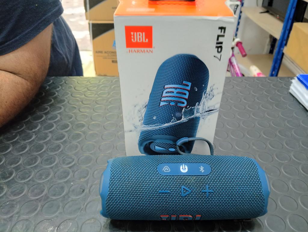 Speaker Potencia Watts Sin Marca Jbl Sin Control Modelo Flip7 Usado En Buen Estado Con Caja Acc No Tiene