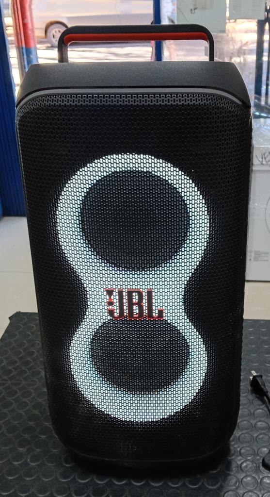 Parlante Portatil Marca Jbl Modelo Partybox 120 Usado En Buen Estado Con Cable Power Acc No Tiene