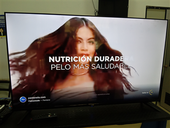 Televisor Led Smart De 50 '' Marca Win Modelo Win50fs Con Control Usado Con Desgaste Acc Con Patitas