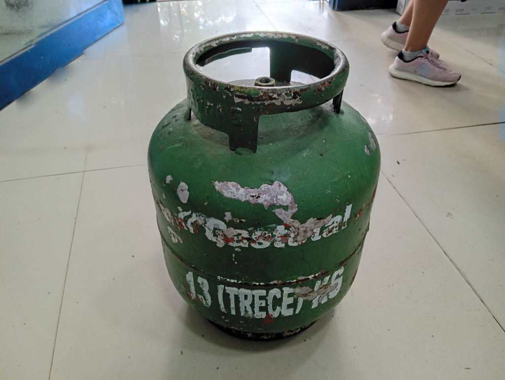 Garrafa Cap 13 Kg. Marca Gastotal Usado Con Desgaste Color Verde Acc No Tiene