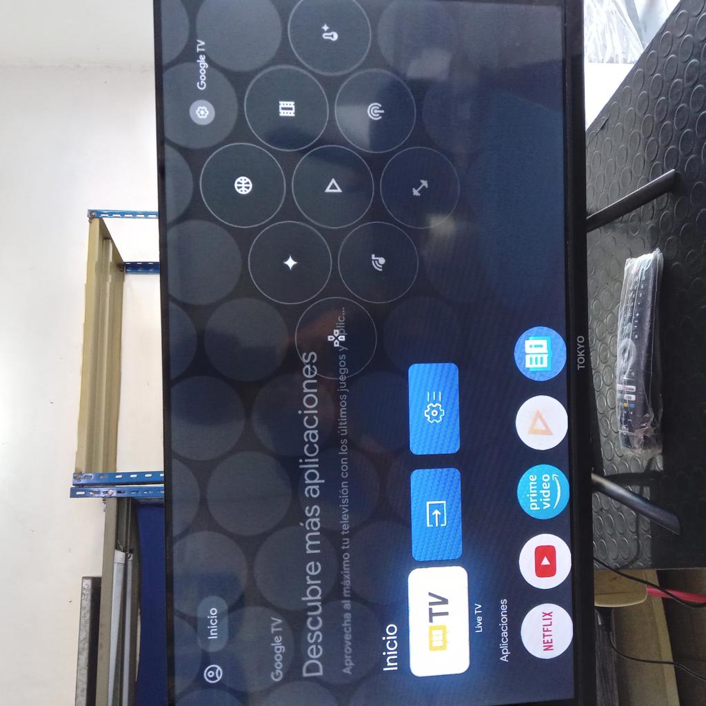 Televisor Led Smart De 32 '' Marca Tokyo Modelo Tvtokhf32gtv Con Control Usado En Buen Estado Acc Patitas