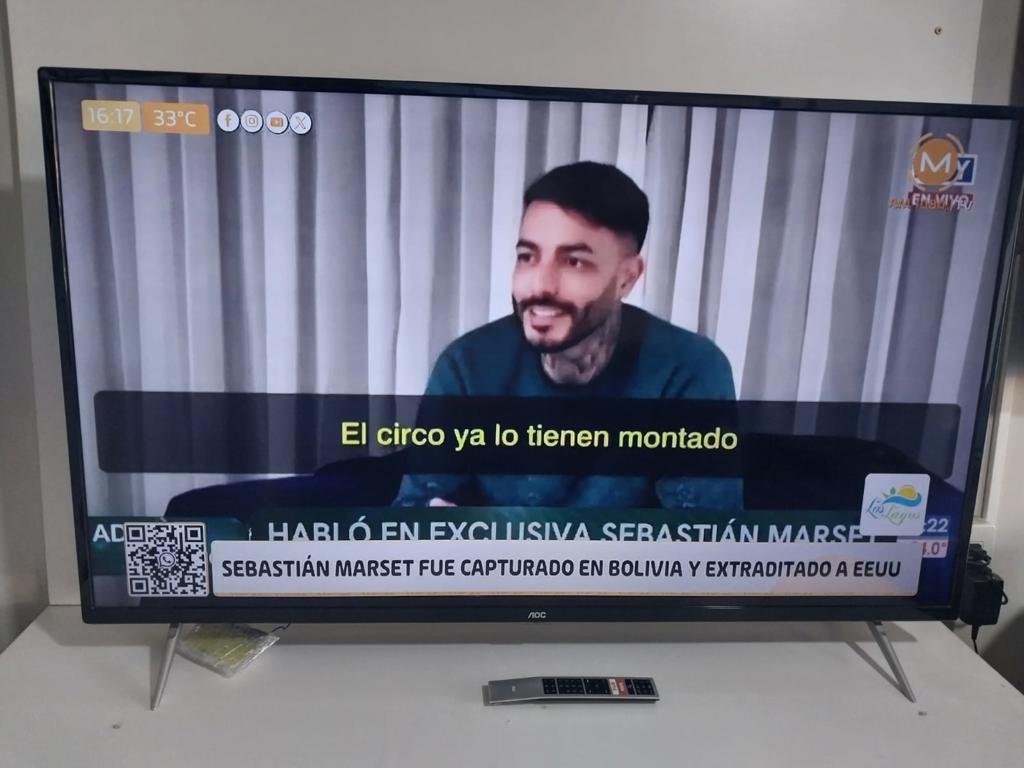 Televisor Led Smart De 50 '' Marca Aoc Modelo 50u6295 Con Control Usado En Buen Estado Acc Patitas