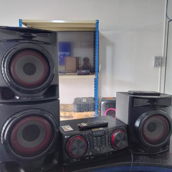 Equipo De Sonido Marca Lg Con Control Modelo Cj45 Usado En Buen Estado Acc Dos Parlantes Y Un Woffer