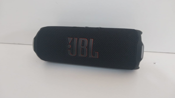 Speaker Potencia Watts No Tiene Marca Jbl Sin Control Modelo Flip 7 Usado En Buen Estado Sin Caja Acc Correa