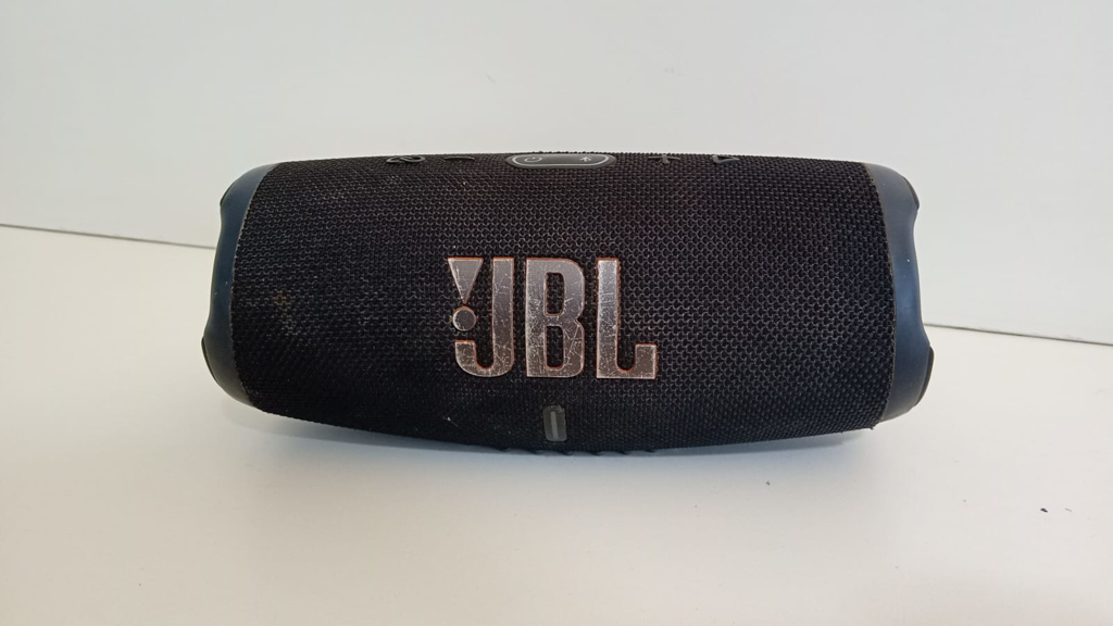Speaker Potencia Watts 5 Marca Jbl Sin Control Modelo Charge 5 Usado En Buen Estado Sin Caja Acc No Tiene