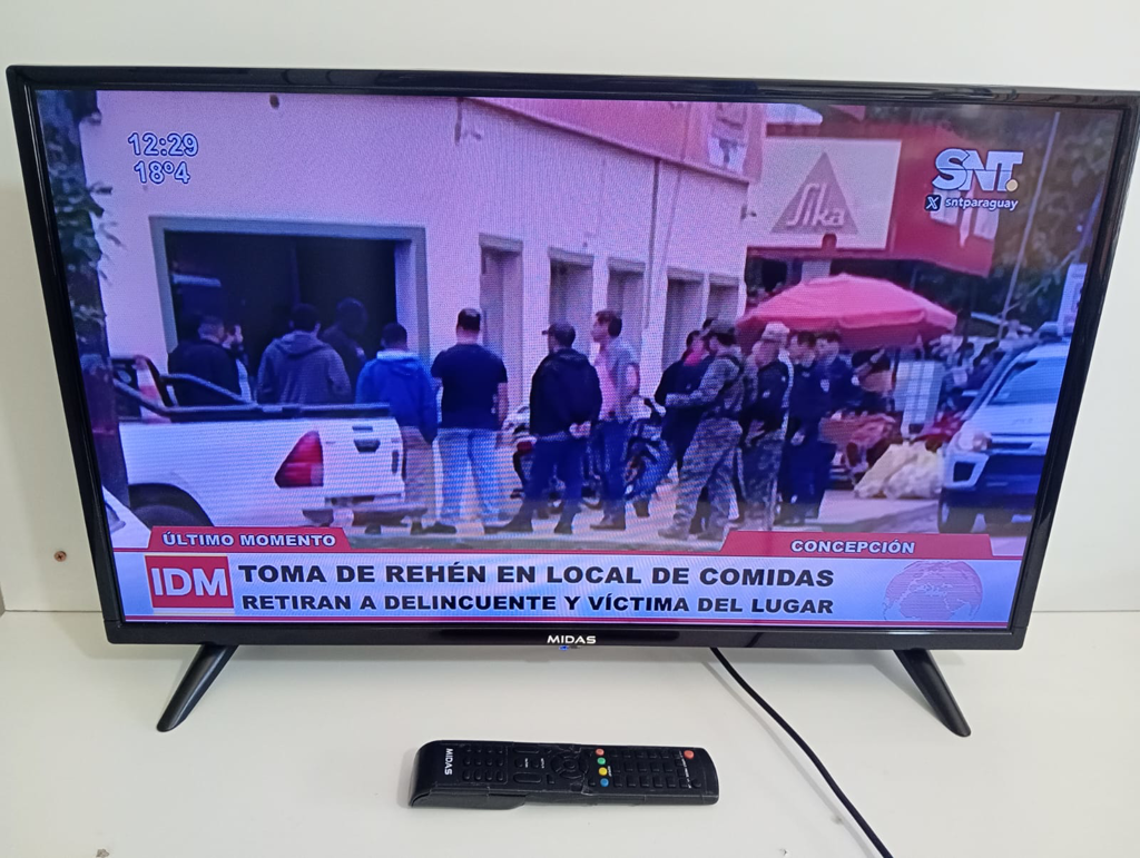 Televisor Led Smart De 32 '' Marca Midas Modelo Md-Tvs32m Con Control Usado En Buen Estado Acc ´patitas