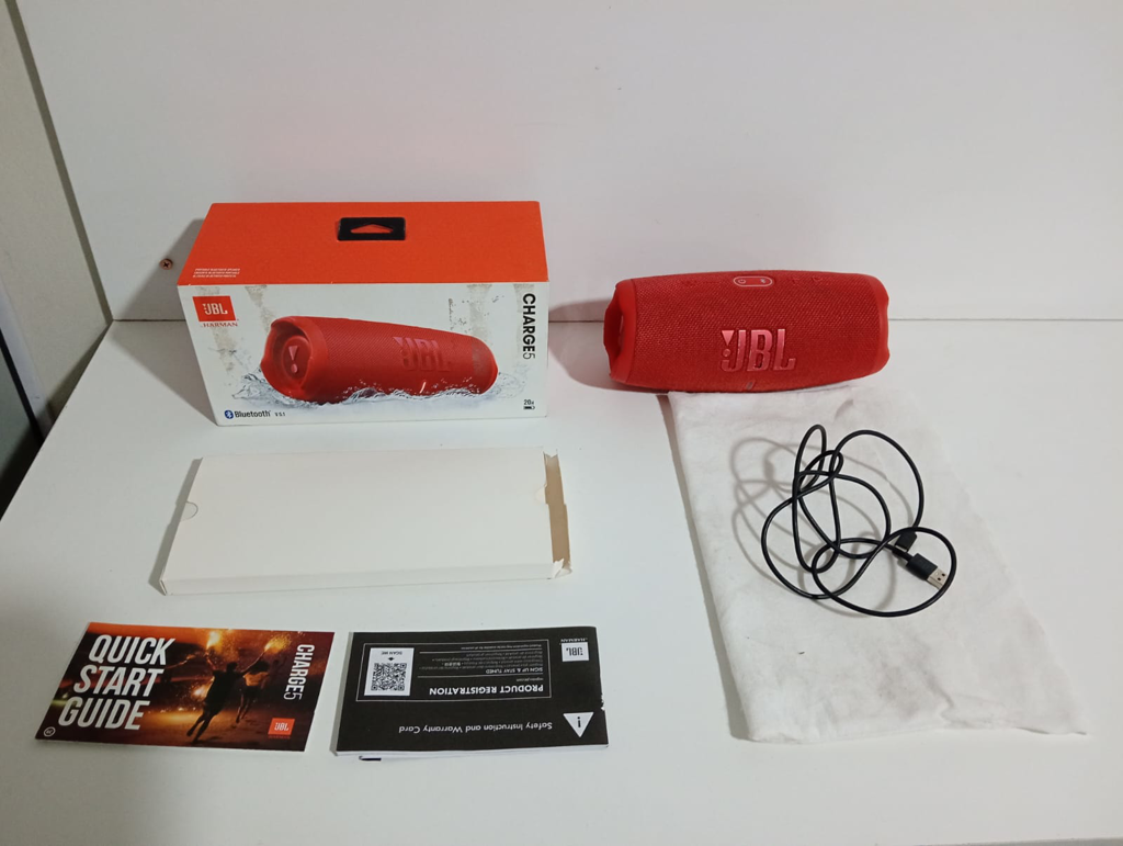 Speaker Potencia Watts 3.0 A Marca Jbl Sin Control Modelo Charge-5 Usado-En-Buen-Estado Sin Caja Acc Cable Carga