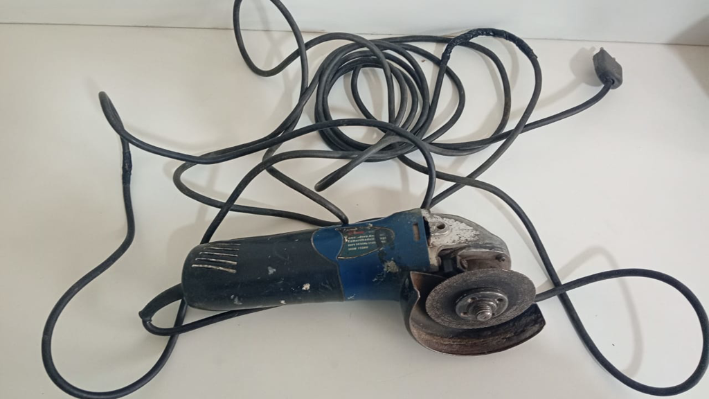 Foto 2 de Pulidora Marca Dmaq Modelo No Tiene Tamaño Chico Usado En Buen Estado Acc Disco De Corte Protector