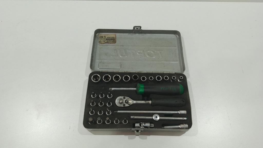 Caja De Herramientas Marca Toptul Modelo No Tiene Usado Con Desgaste Acc Llaves Y Porta Destornilladores