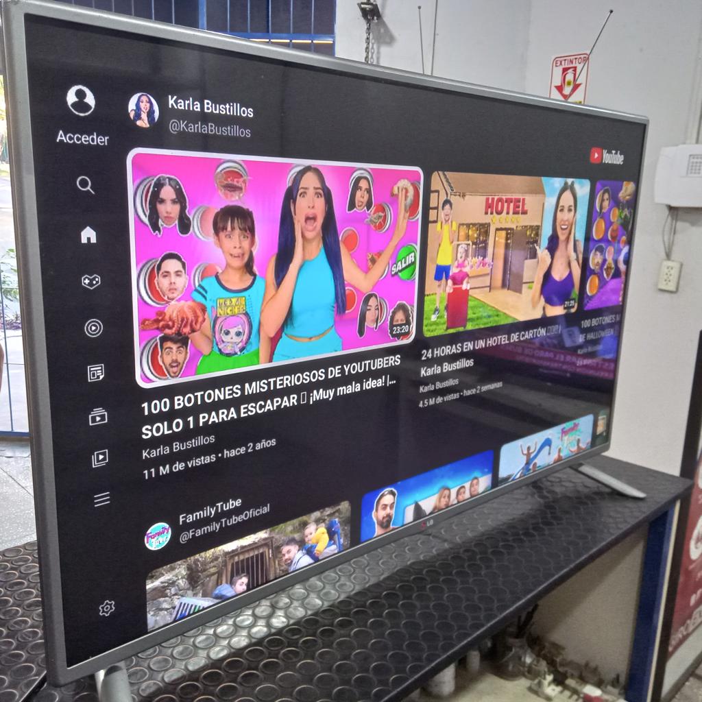 Televisor Led Smart De 42 '' Marca Lg Modelo 42lb5800 Con Control Usado Con Desgaste Acc Patitas