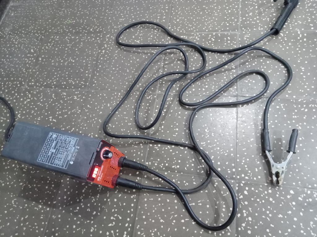 Soldador Marca Daewoo Modelo 220imma Usado En Buen Estado Acc Cable Positivo Y Negativo
