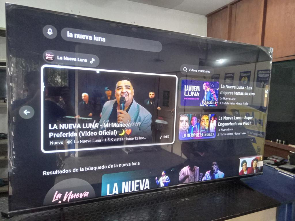 Televisor Led Smart De 65 '' Marca Jam Modelo Ultrasgtm-65gfs Con Control Usado En Buen Estado Acc Patitas