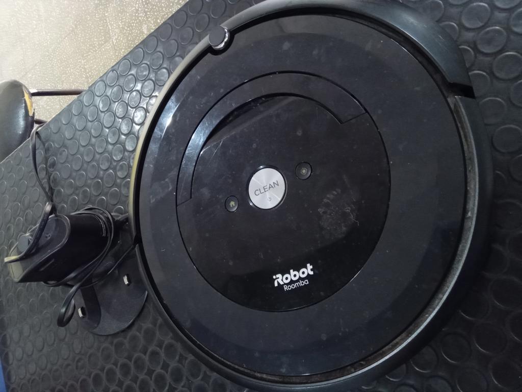 Aspiradora Marca Irobot Modelo Roomba Usado Con Desgaste Acc CargadorRueditas